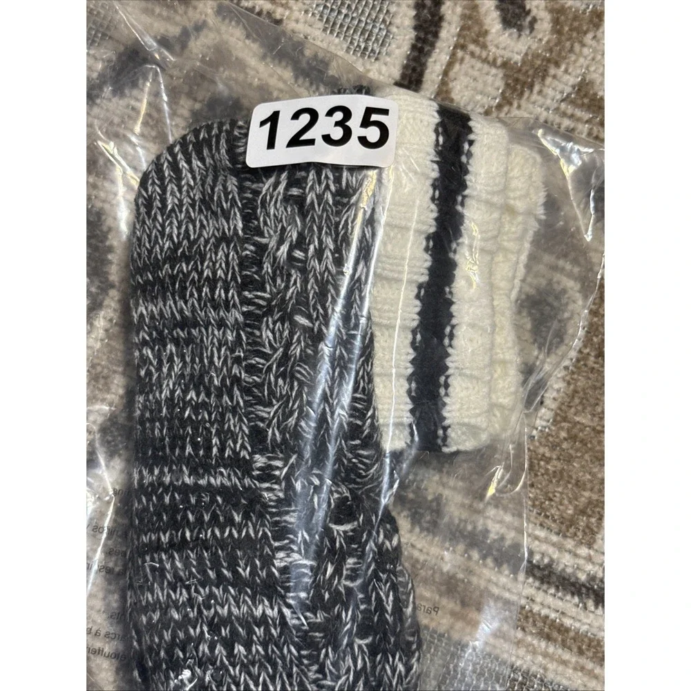 KOOBA slipper socks, anti- slip speckled white And Black one size new